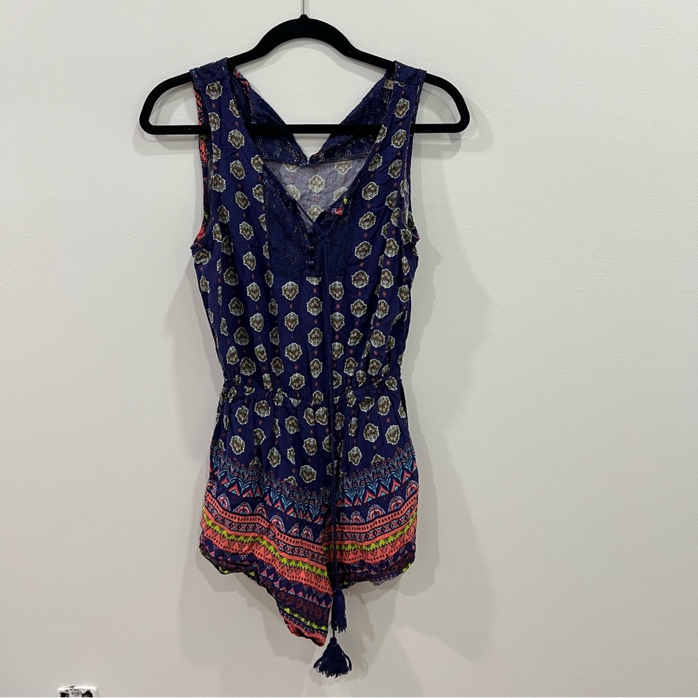V-NECK ROMPER